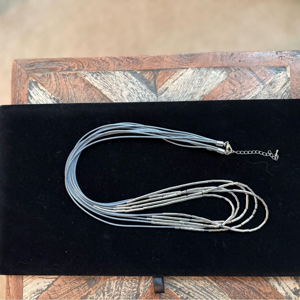 Elegant 5 Strand Gray and Silver 17-inch Silicone Cord Necklace - Picture 4 of 14